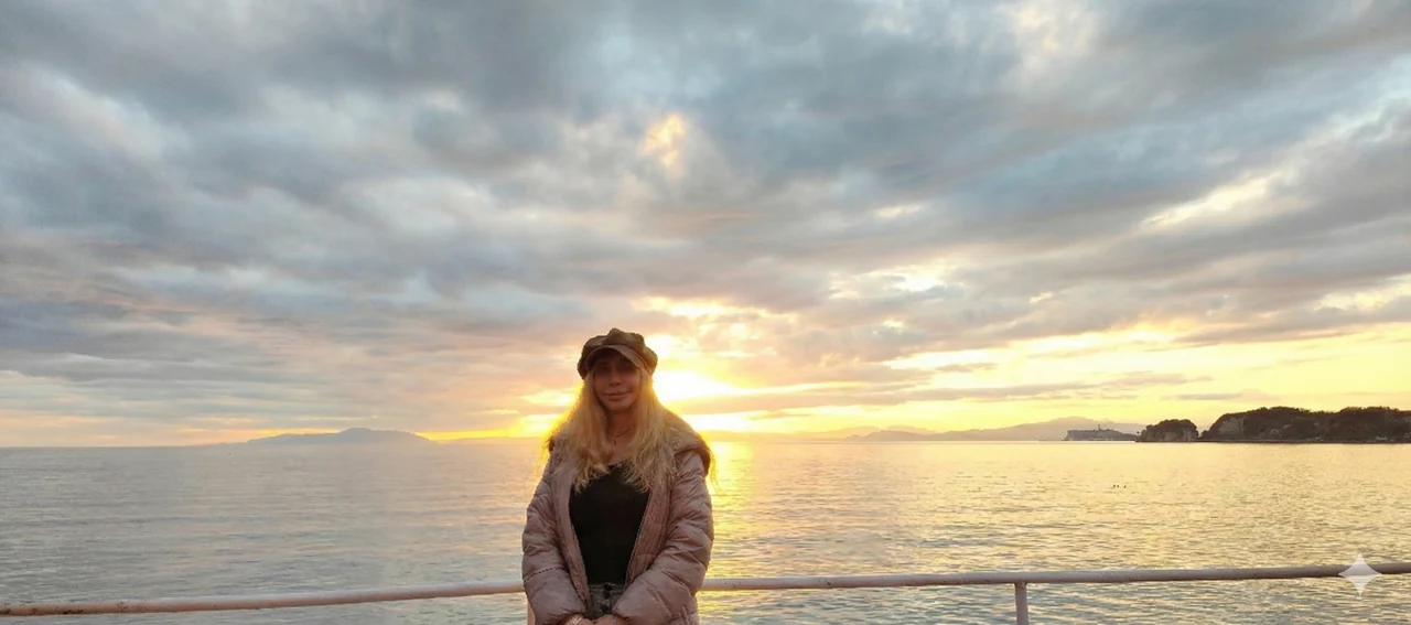 Cristina by the coast in Kamakura