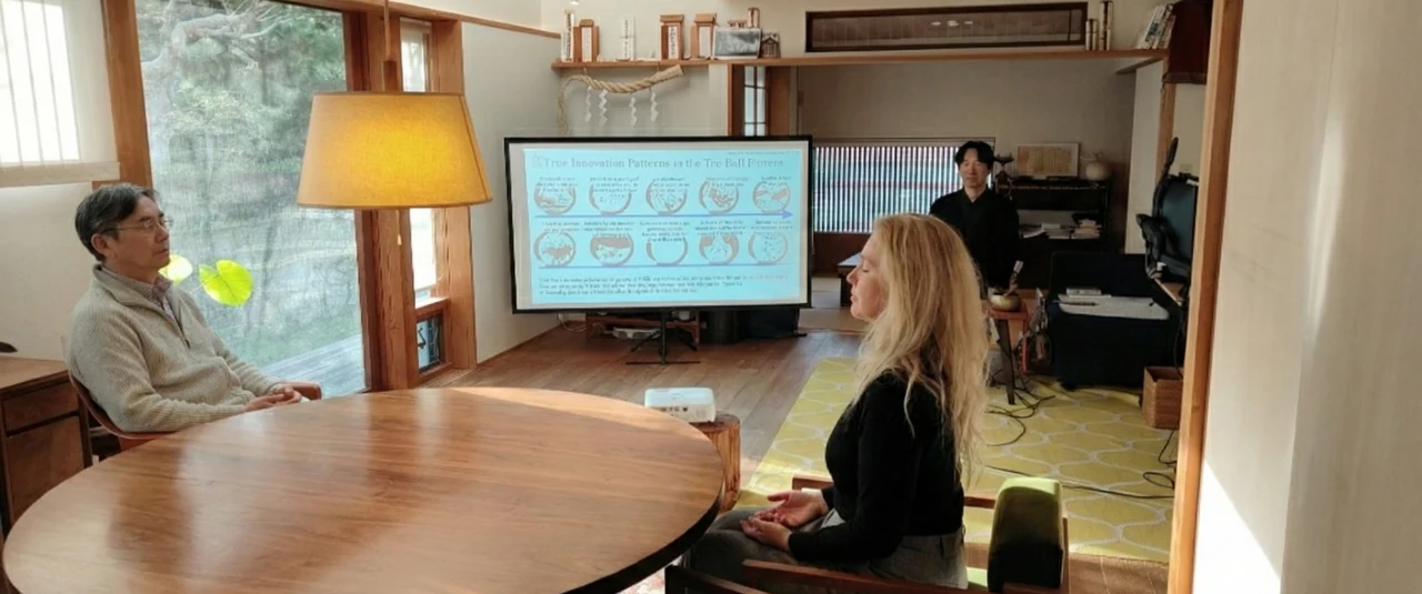 Participants in a zenschool learning session