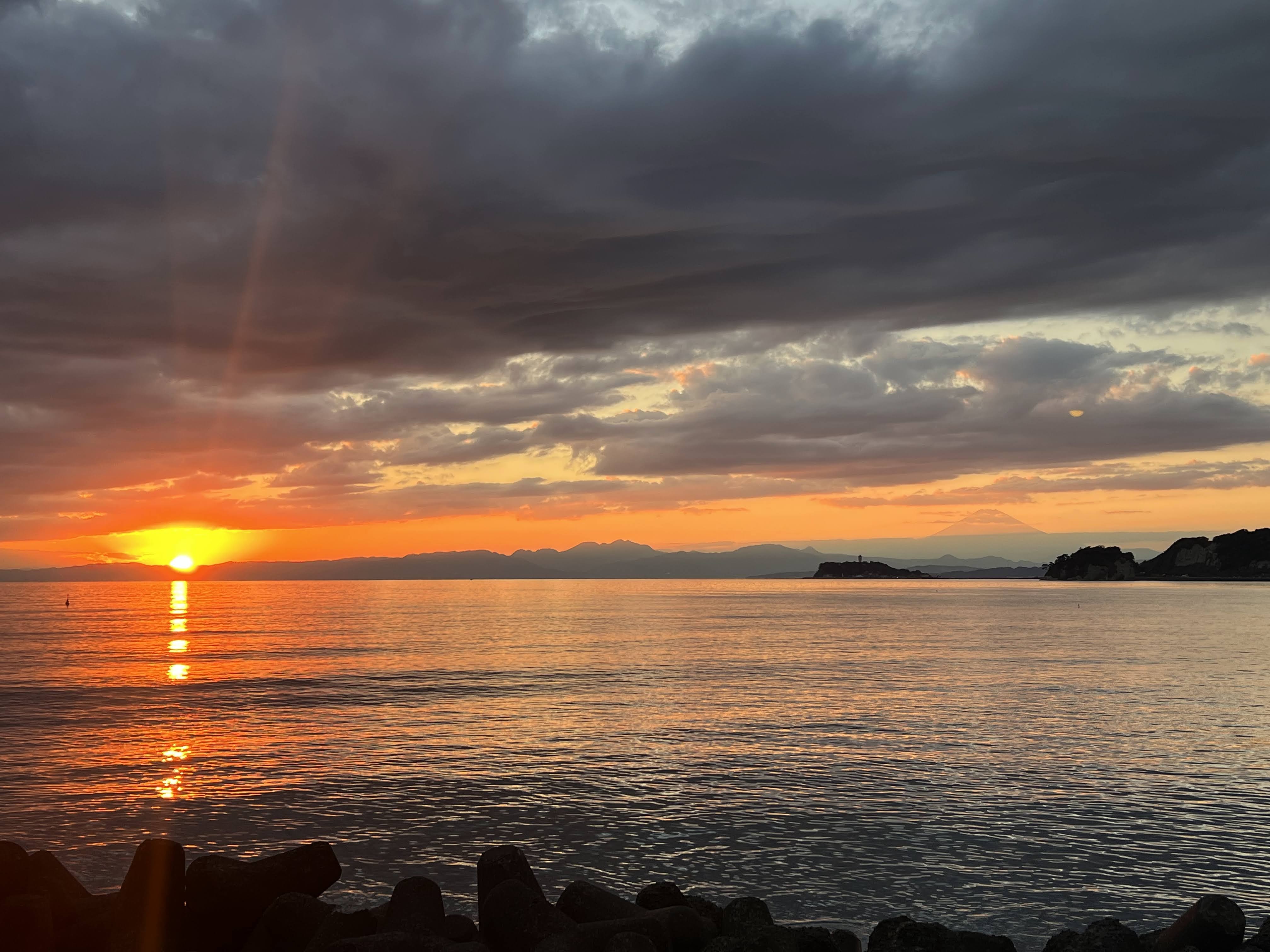 Evening light over the water in Kamakura